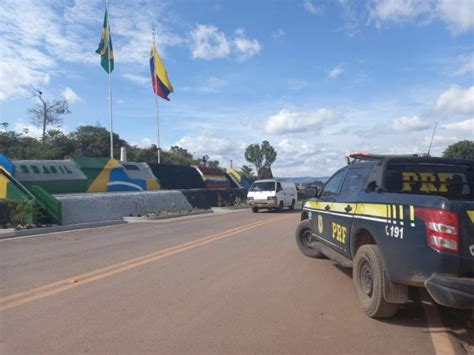 Ap S Bloqueio Feito Por Manifestantes Trecho Da Br Em Pacaraima