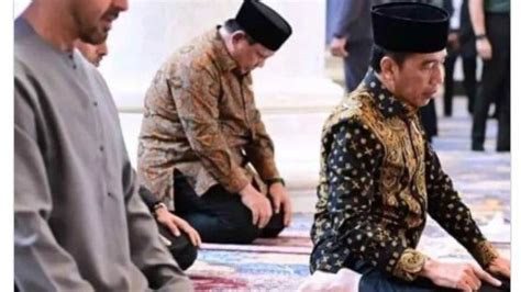 Beredar Foto Prabowo Salat Bareng Jokowi Posisi Duduk Jadi Perdebatan