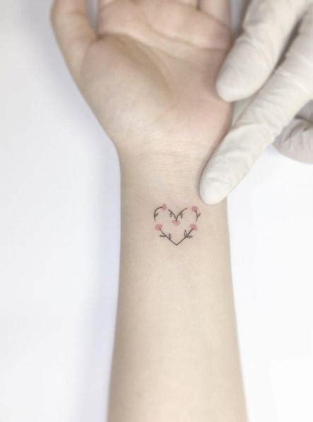 Mini Tattoo 22 sugestões incríveis e discretas Página 7 de 7 123