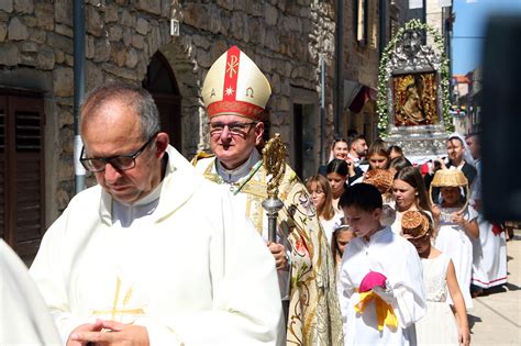 U Skradinu Je Proslavljeno Ro Enje Bla Ene Djevice Marije Ili Mala