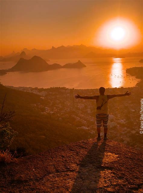 Pôr do sol no Parque da Cidade Niterói RJ Trilhando Montanhas