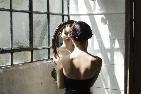 Wallpaper Mirror Model Bare Shoulders Reflection Face Women