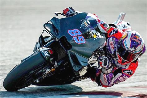 Motogp News Martin Tops Pre Season Test Day At Sepang