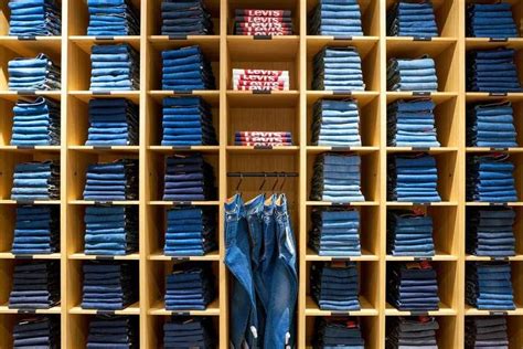 O Que É Estoquista De Loja - Estoque parado: como resolver na loja de calçados e roupas?