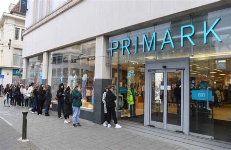 Primark Si Avvicina L Apertura 250 Nuove Assunzioni In Corso