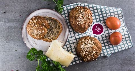 Einfache und schnelle Low Carb Sonntagsbrötchen mit gemahlenen