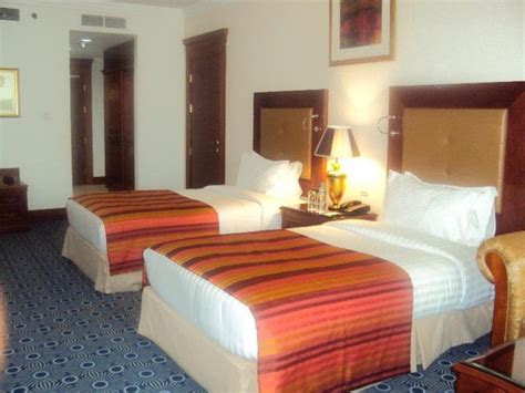 Holiday Inn Bur Dubai - Embassy District Hotel - Deals, Photos & Reviews