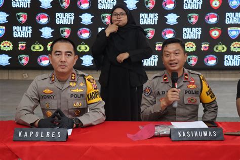 Ngaku Buser Pria Pamer Senjata Api Ditangkap Satreskrim Polres Garut