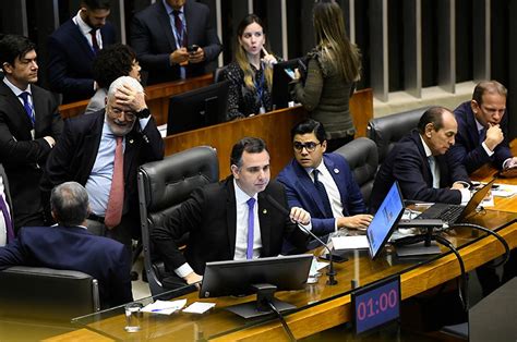 Congresso Aprova Reajuste Para Servidor Federal E Piso Da Enfermagem