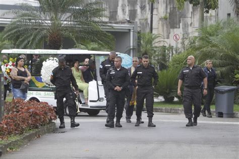 Pm Morto A Tiros Em Duque De Caxias Enterrado Em Sulacap Rio De