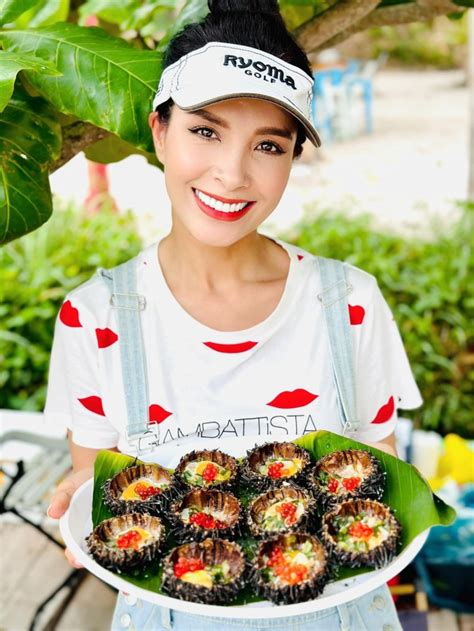 Sao Việt Việt Trinh hạnh phúc bên con trai Đỗ Thị Hà gợi cảm với bikini