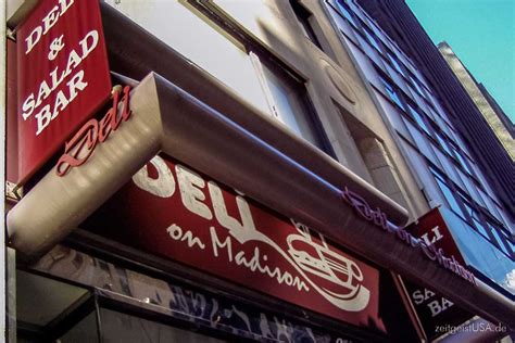 Delis In New York City — Günstiges Essen Im Big Apple — Huhn Fleisch