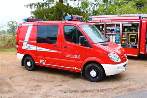 Feuerwehr Weiterstadt Mercedes Benz Sprinter Elw Am Beim Tag