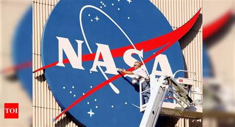 China says its moon mission is on track as Nasa suffers setbacks ...