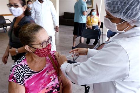 São José vacina idosos de 70 anos dose de reforço contra Covid 19