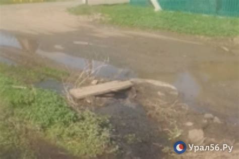 Почти трое суток питьевая вода затапливала проезжую часть и огороды в ...