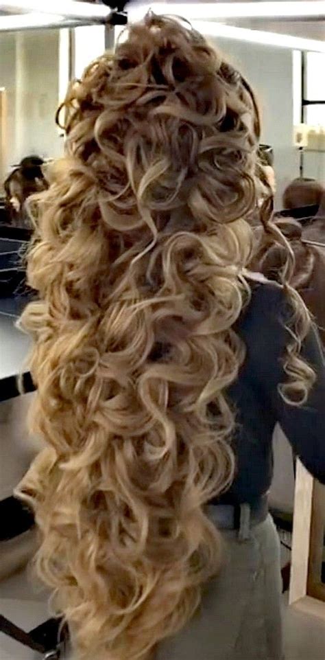 Pin By Wladimir Cemenov On HairOn Neck Big Curls For Long Hair