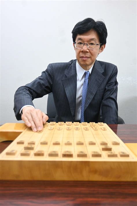 【名人戦】谷川浩司17世名人「光栄」藤井聡太竜王に40年ぶり名人獲得最年少記録を更新され 社会写真ニュース 日刊スポーツ