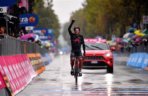 Jhonatan Narv Ez Gana En Solitario La Etapa Del Giro De Italia