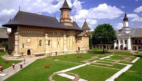 Pelerinaj La Manastirile Din Neamt Pelerinaje In Romania Sunrise Turism