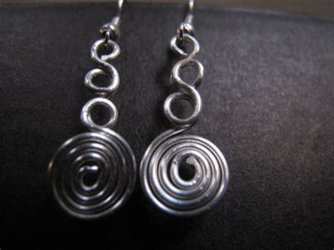 Naomi's Designs: Handmade Wire Jewelry: Funky silver wire wrapped dangle earrings