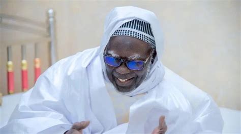 Touba Le Khalife Général Des Mourides Sisole Du Monde Extérieur