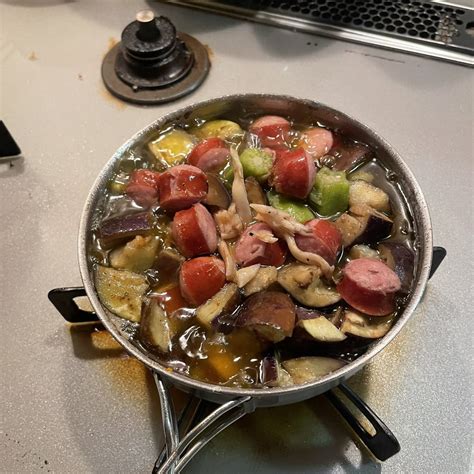 ジョンソンヴィル「今日のランチはぎゅうぎゅう焼き お好みの野菜を耐熱皿に詰めて 塩とオリーブオイルをかけてジョンソン【220907