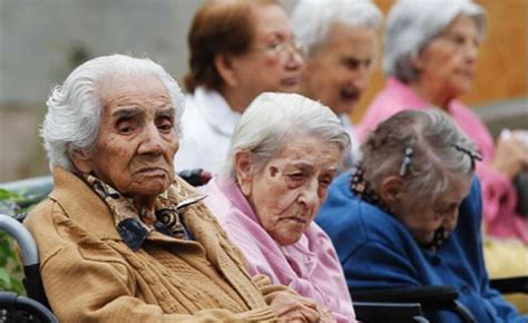 Bajos Sueldos Y Pensiones Precarias La Realidad De Los Adultos Mayores