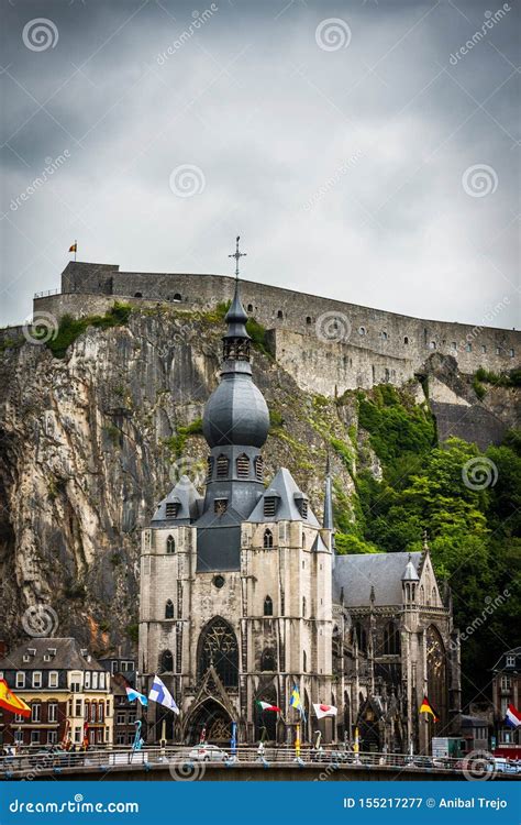 Igreja De Notre Dame Em Dinant B Lgica Imagem De Stock Imagem De