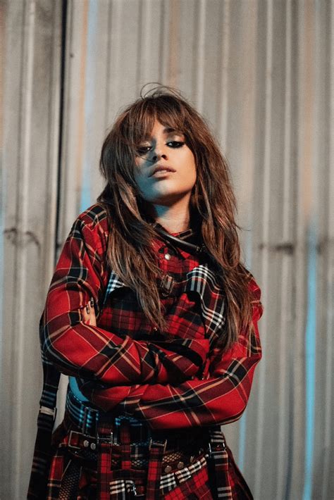 Camila Cabello Se Une A Oxlade Para El Video Musical Del Remix De Ku