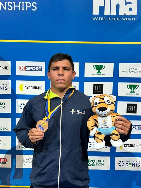 Kawan Pereira volta a fazer história e leva o bronze no Mundial júnior