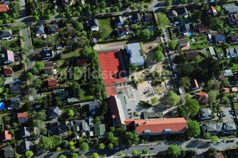 Berlin Von Oben Schulgeb Ude Der Ulmen Grundschule Im Ortsteil