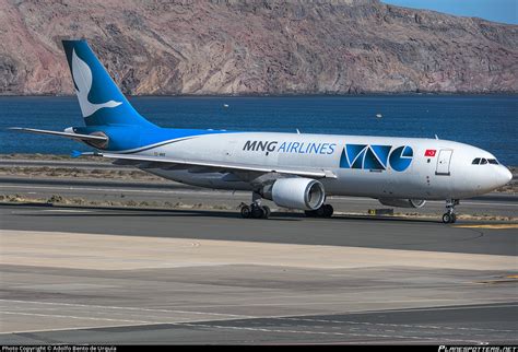 TC MNV MNG Airlines Airbus A300C4 605R Photo by Adolfo Bento de Urquía