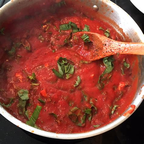 Buttery Garlic Basil Tomato Sauce - Candace Shaw