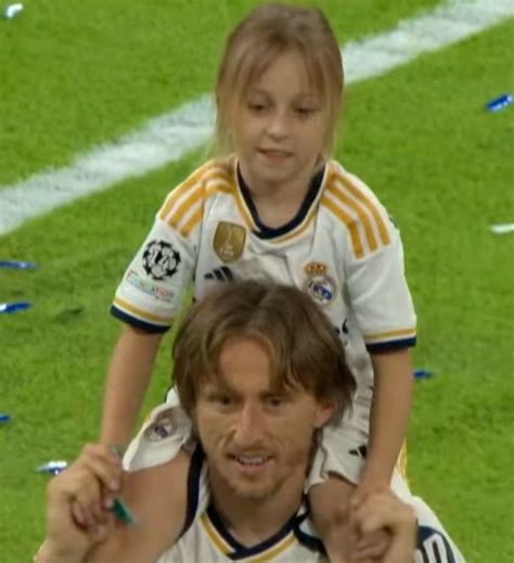 Пин от пользователя Nat на доске Modric в 2024 г