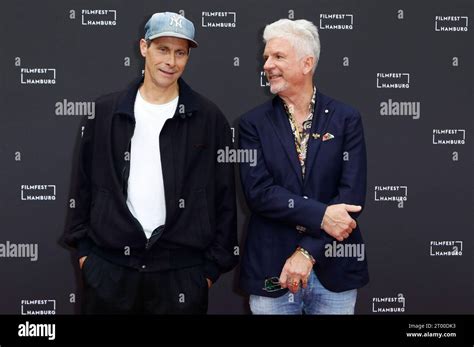 Marc Hosemann Und Heinz Strunk Bei Der Premiere Der Amazon Prime Video