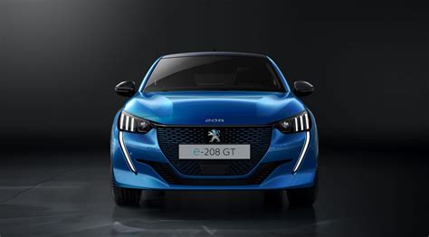 Photo Face Avant Fond Noir Peugeot E 208 II GT 2019 Photos