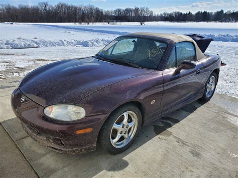 PARTS CAR: 2000 Mazda Miata SE 71k