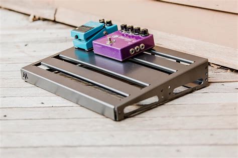 Morton Pedalboard Long Slant 16 Guitar Bass Ontario Surplus