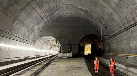 Deragliamento Nella Galleria Del San Gottardo Danni Molto Gravi