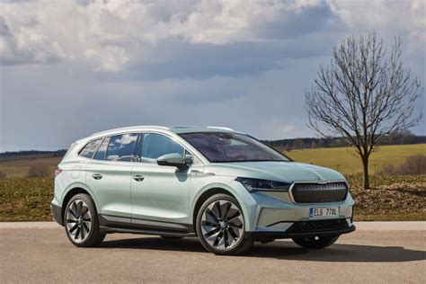 Skoda Enyaq IV 80 Al Volante Del SUV Elettrico Boemo