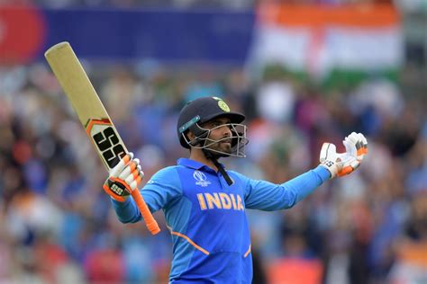 Cwc 2019 Ravindra Jadeja Gets Royal Salute For His Innings Against New