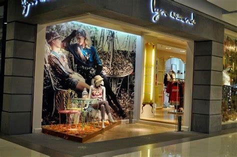 Tipos De Escaparates Comunes Visual Merchandising