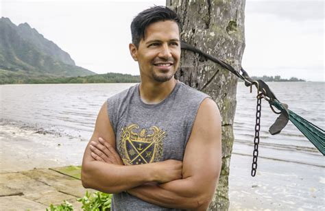 Jay Hernandez As Magnum P I First Look Photos For Cbs Reboot