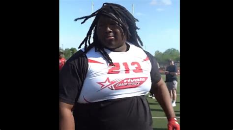 445-pound TCU offensive lineman goes viral