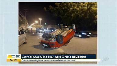 Bom Dia Ceará Carro bate em outro e capota no bairro Antônio Bezerra