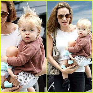 Angelina Shiloh Go Toy Shopping Angelina Jolie Brad Pitt