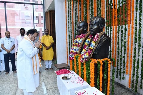 Bjp National President Shri J P Nadda Paid Floral Tributes To Dr