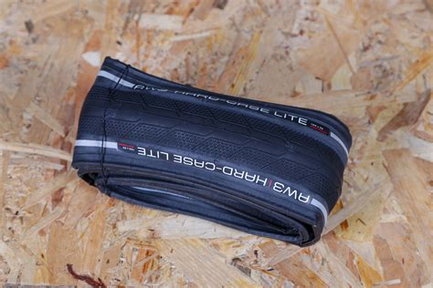 Review Bontrager Aw3 Hard Case Lite Roadcc