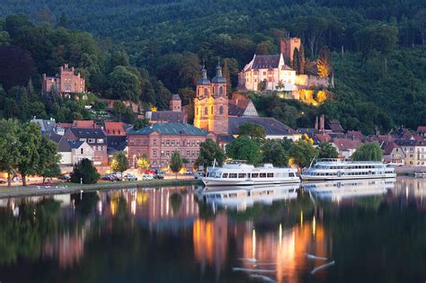 Mildenburg Castle And Parish Church Of License Image 71077391